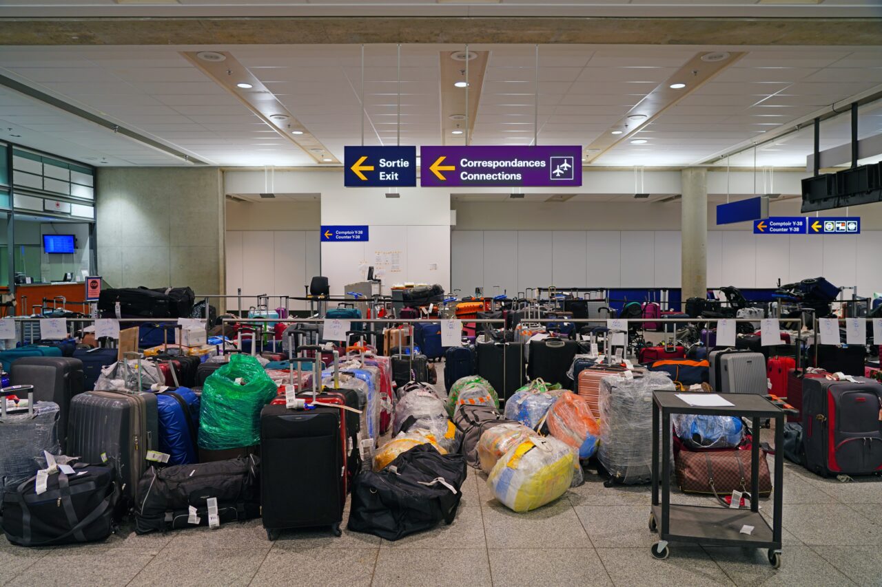 airline companies, luggage delays
