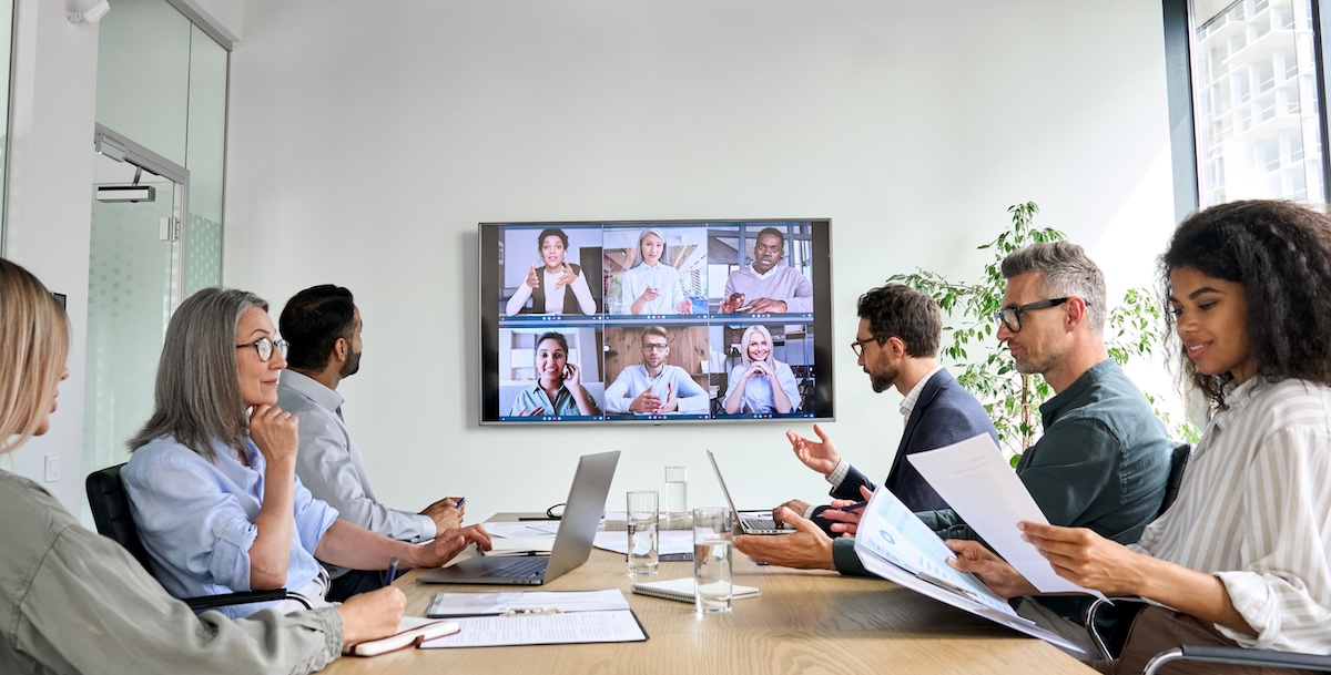 smart name tags being used for flexible virtual meetings