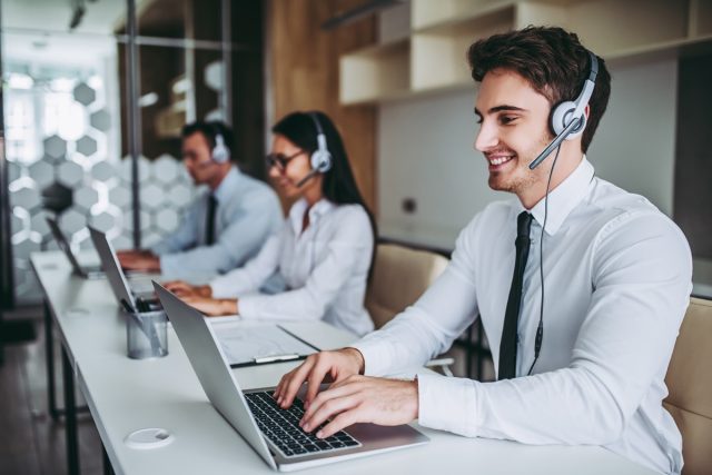 AI maturity lags in 60% of contact centres, new survey finds