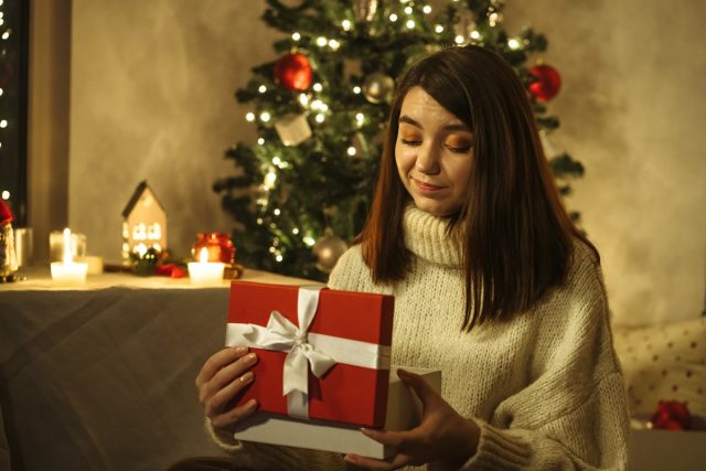 Nearly half of UK employees unimpressed with holiday gifts from employers