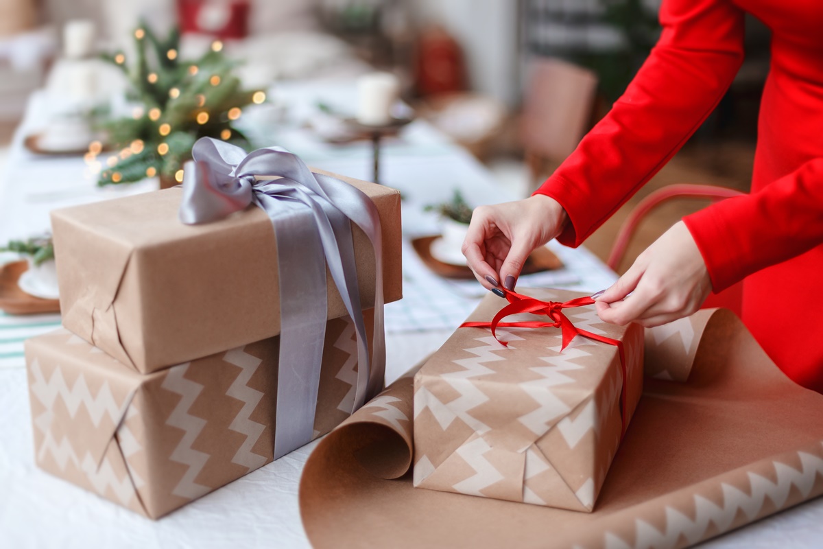 UK shoppers can't be bothered to wrap presents