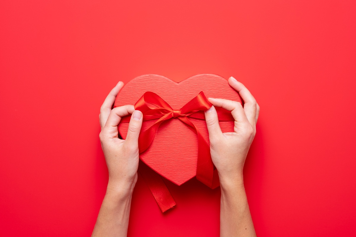 Love and spending are in the air: Valentine’s Day sales to hit record $27.5 billion